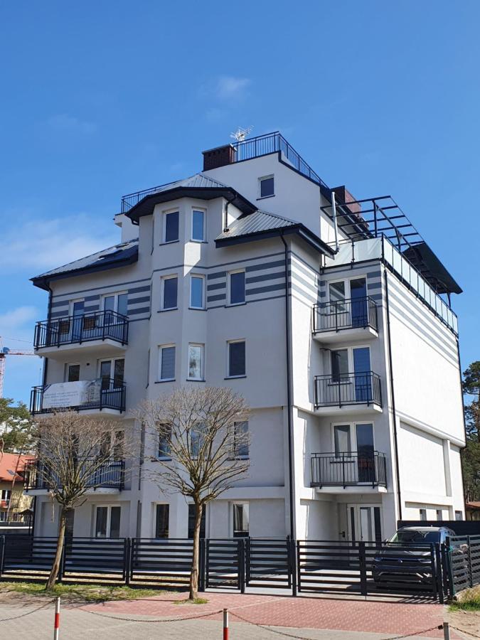 Apartament Beige Z Ogrodkiem Dziwnowek Exterior photo
